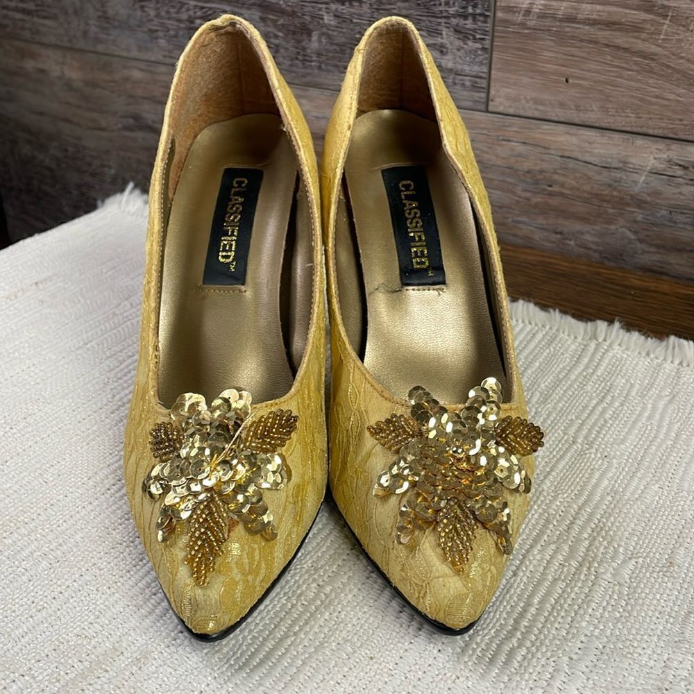 Classified Ladies Lace High Heels, Sequin and Bead Design, Size 7, Gold, Vintage